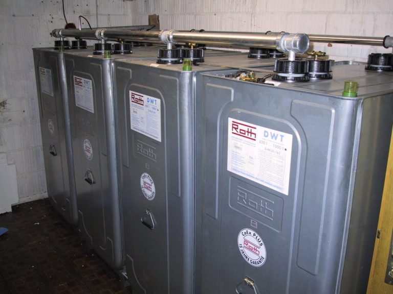 Neu installierte Stahlbatterietanks